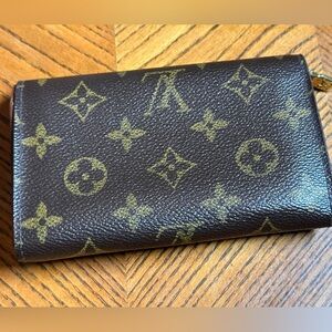 Louis Vuitton Monogram Tresor wallet